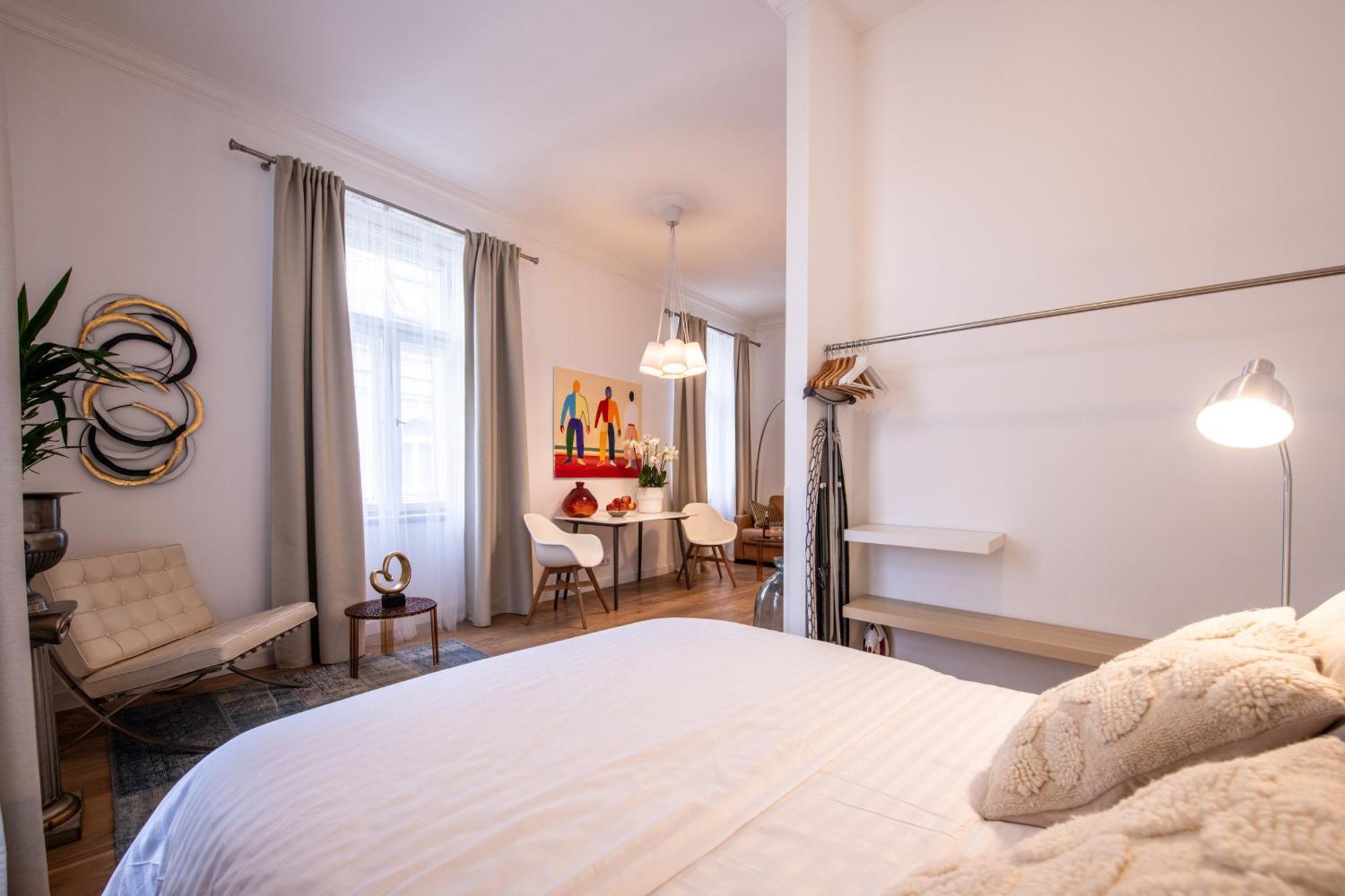 Modern Downtown Apt - Renovated, On Ideal Location Prága Kültér fotó