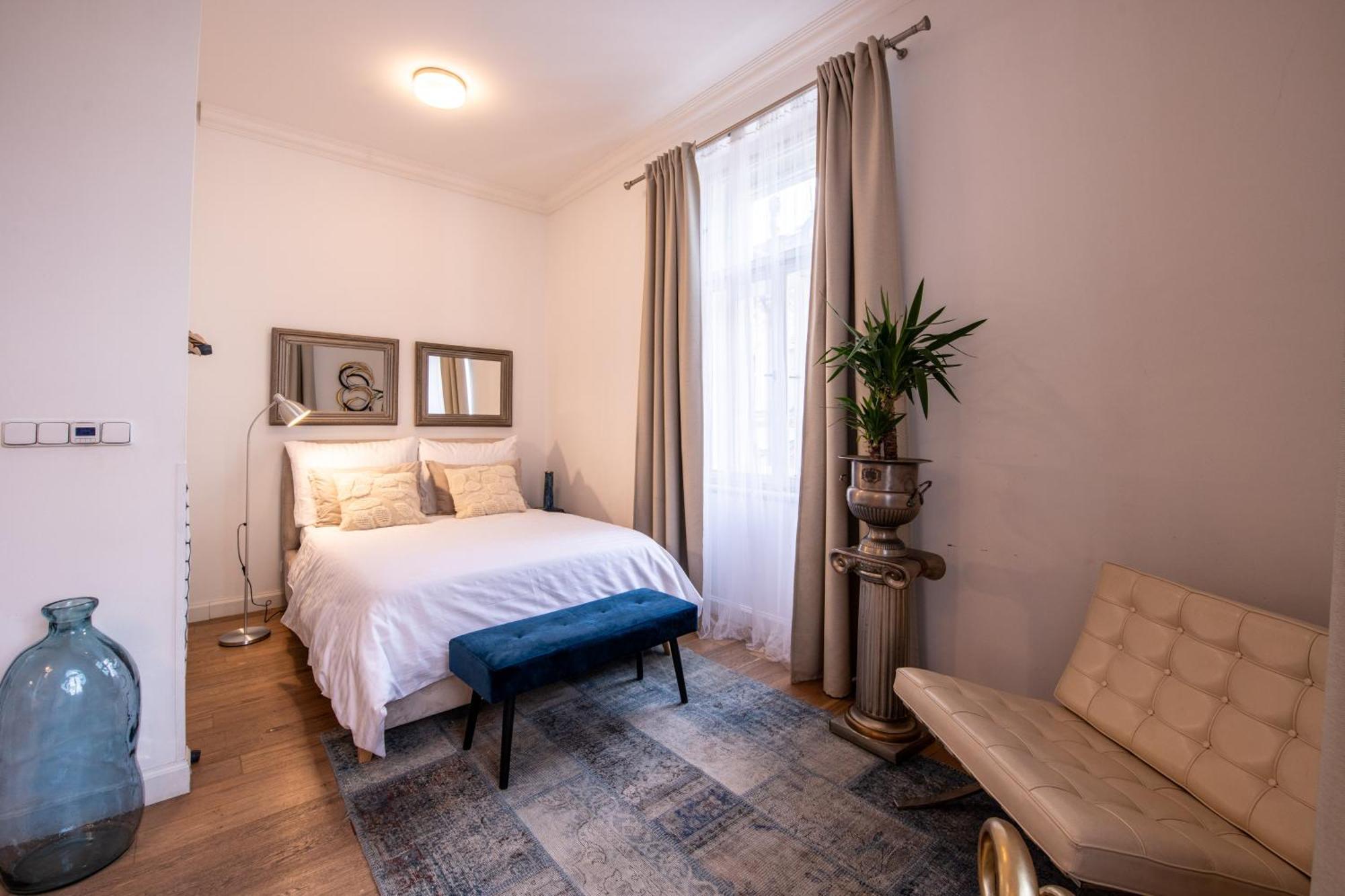 Modern Downtown Apt - Renovated, On Ideal Location Prága Kültér fotó