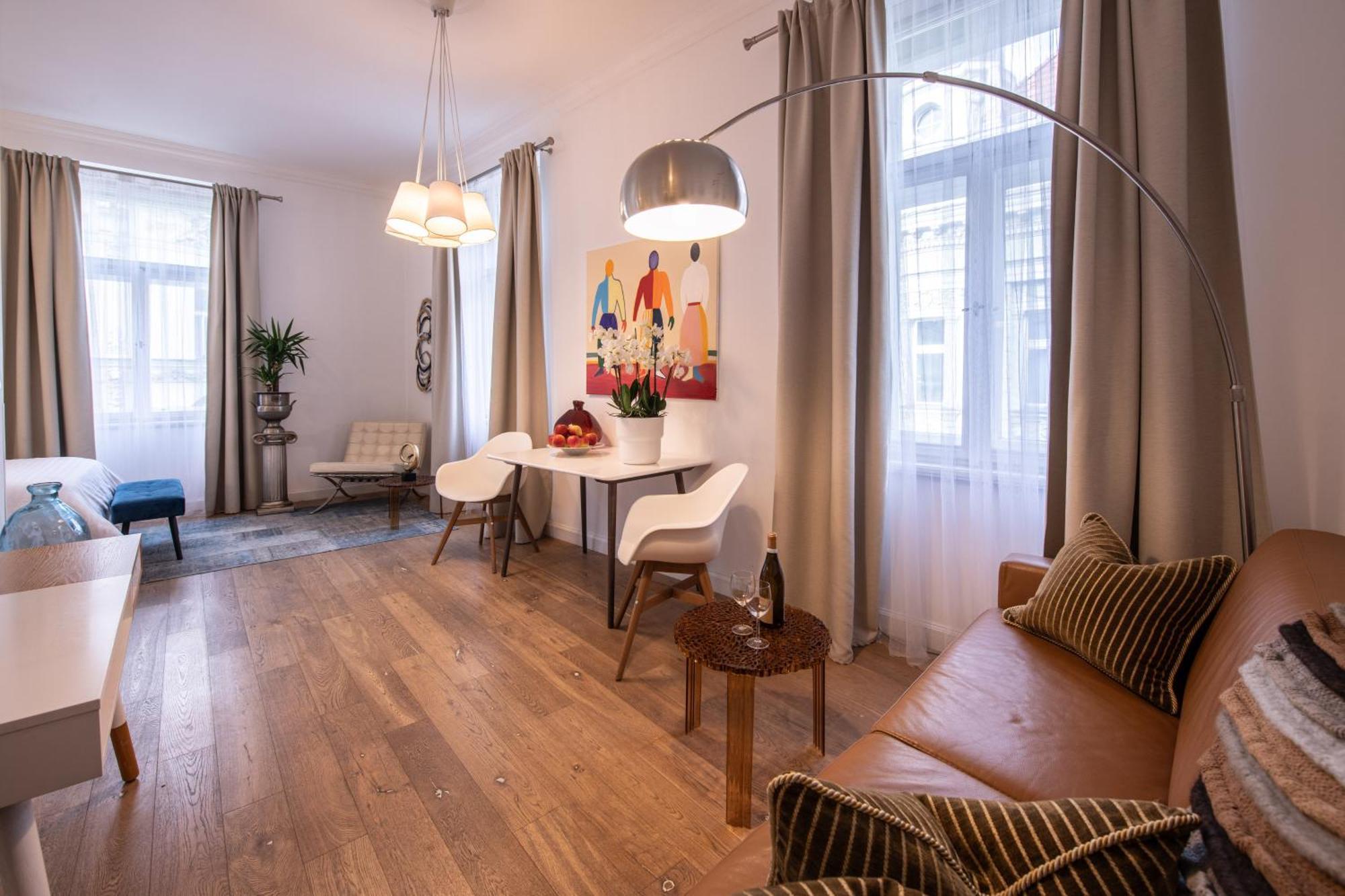 Modern Downtown Apt - Renovated, On Ideal Location Prága Kültér fotó