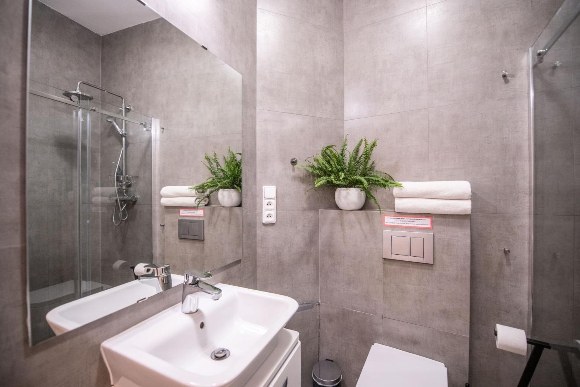 Modern Downtown Apt - Renovated, On Ideal Location Prága Kültér fotó