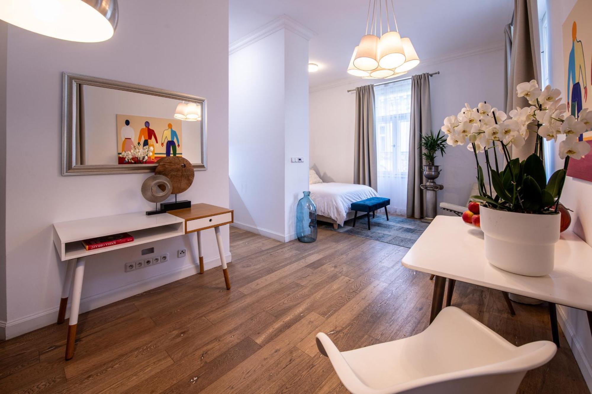Modern Downtown Apt - Renovated, On Ideal Location Prága Kültér fotó